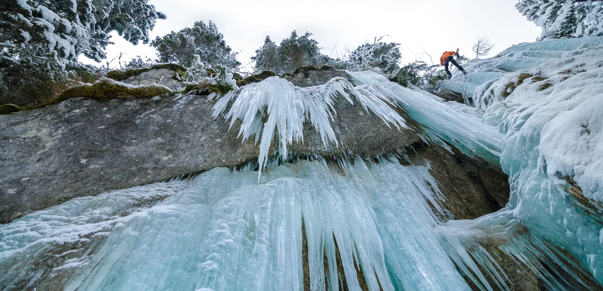 Ice climbing, Hasmas Mountains National Park, 2021